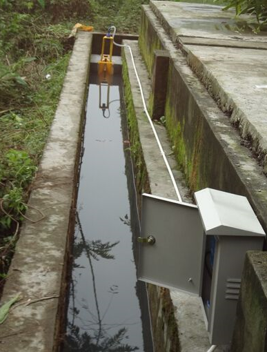 水电站下泄流量监测项目现场渠道出水口示意图
